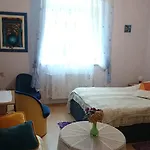 Δωμάτια σε οικογενειακή κατοικία Roma - Parking W Cenie!